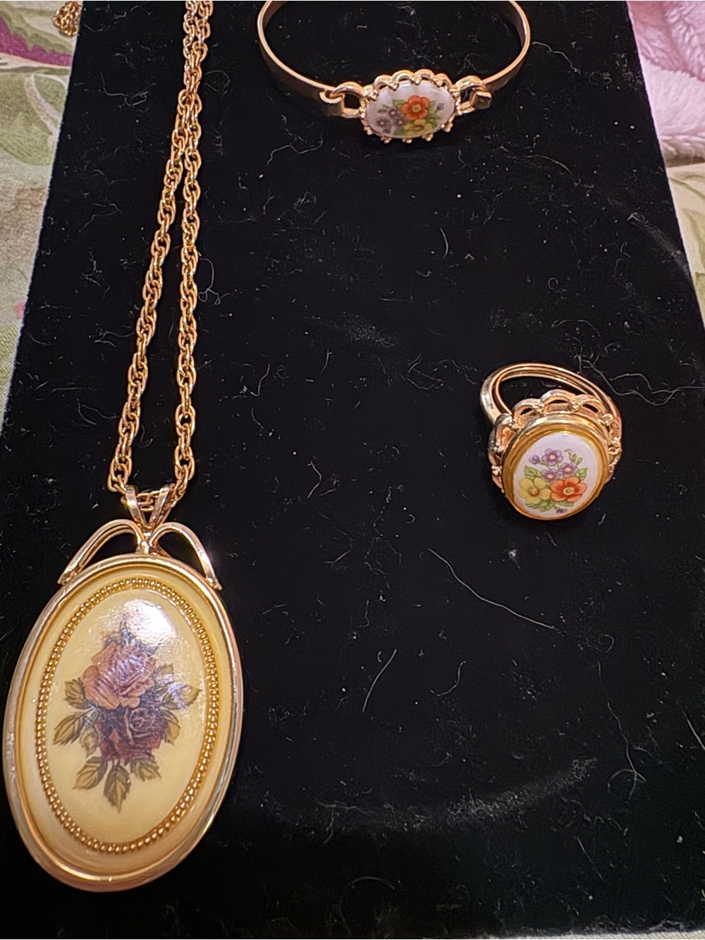 Vintage Avon circa  1975 three piece set